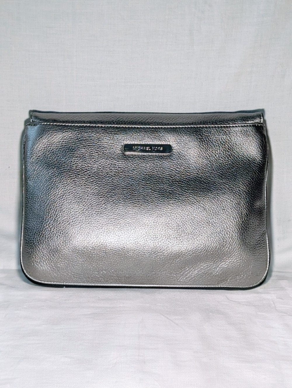 Michael Kors Metallic Gray / Silver Pebbled Leather Large Clutch Bag - Picture 4 of 9